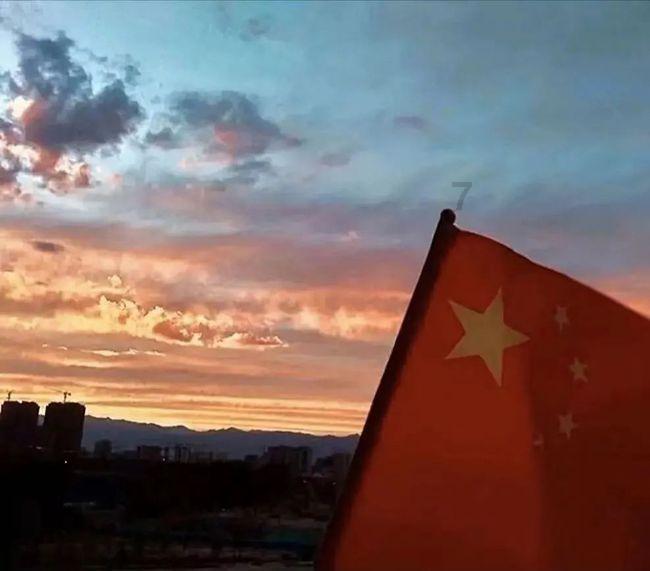 齐秦四川商演捞金，穿紧身衣挺大肚腩，为何混到这种地步？游戏画面